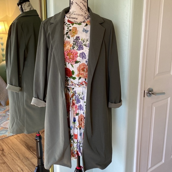 SHEIN Jackets & Blazers - Women’s Longline Blazer!!